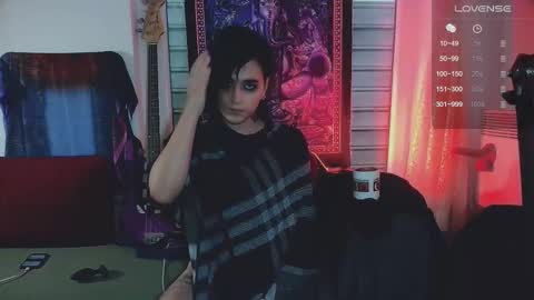 Snapshot of panther_cap chatting on 11-18-25, 08:19 In bio online show from 11-18-25, 08:19