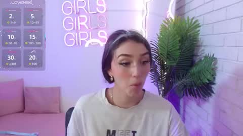 Snapshot of paola_tay chatting on 11-26-25, 12:50 Paola online show from 11-26-25, 12:50