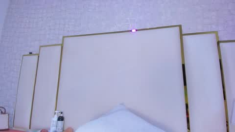 Paola  online show from 12-18-25, 11:16