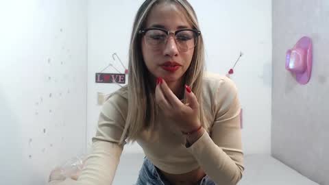 Paola online show from 01-14-25, 02:53