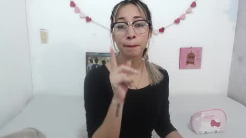 Paola online show from 02-18-25, 03:21