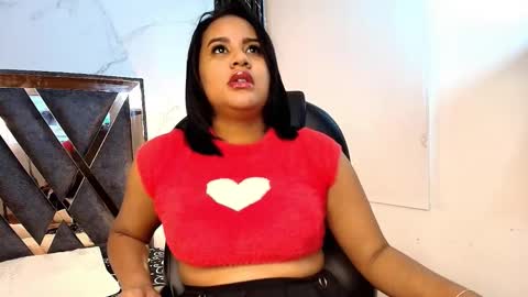 Snapshot of paolacastillo_ chatting on 12-16-25, 11:37 paolacastillo_ online show from 12-16-25, 11:37