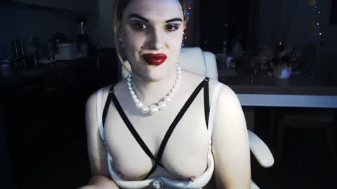 Snapshot of paoladoll chatting on 12-06-24, 02:38 Sarina Williams online show from 12-06-24, 02:38