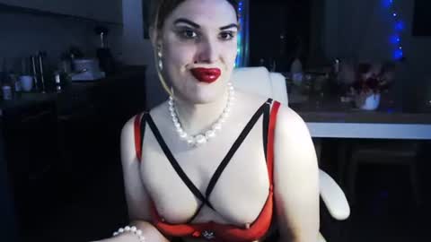 Snapshot of paoladoll chatting on 01-11-25, 01:43 Sarina Williams online show from 01-11-25, 01:43