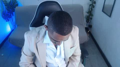 Snapshot of paolo_blaze chatting on 02-19-26, 12:23 PAOLO online show from 02-19-26, 12:23