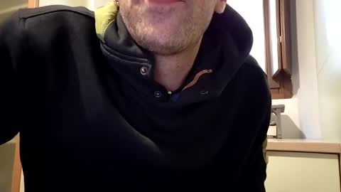 Snapshot of paoloste chatting on 10-29-25, 02:41 paoloste online show from 10-29-25, 02:41