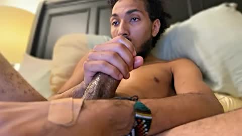 Snapshot of papi_bigcockie chatting on 09-16-25, 09:32 papi_bigcockie online show from 09-16-25, 09:32