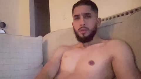 papicubano_guapo23cm online show from 11-08-25, 06:02