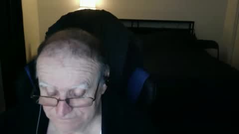 Snapshot of papilly chatting on 03-17-26, 12:26 papilly online show from 03-17-26, 12:26