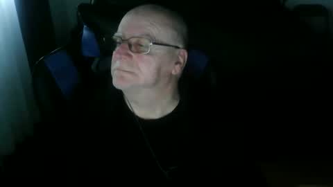 Snapshot of papilly chatting on 03-27-26, 11:21 papilly online show from 03-27-26, 11:21
