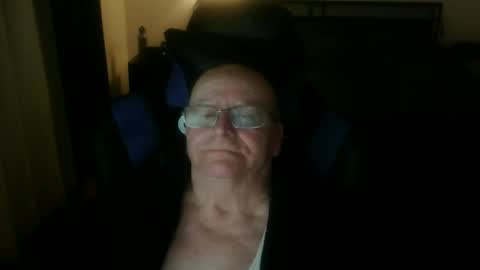 Snapshot of papilly chatting on 04-04-26, 01:37 papilly online show from 04-04-26, 01:37