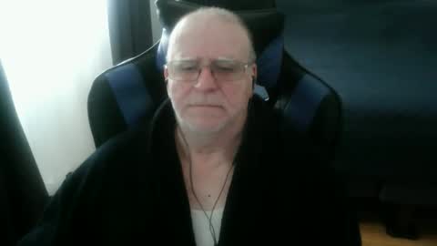 Snapshot of papilly chatting on 04-11-26, 12:20 papilly online show from 04-11-26, 12:20