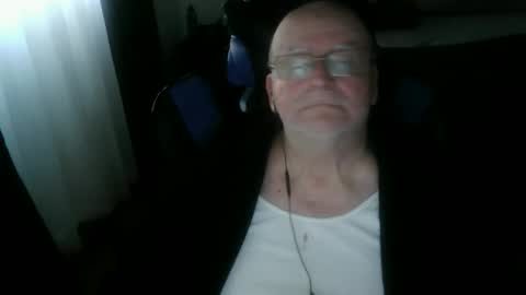 Snapshot of papilly chatting on 04-12-26, 10:42 papilly online show from 04-12-26, 10:42