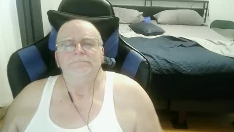 Snapshot of papilly chatting on 04-12-26, 10:48 papilly online show from 04-12-26, 10:48