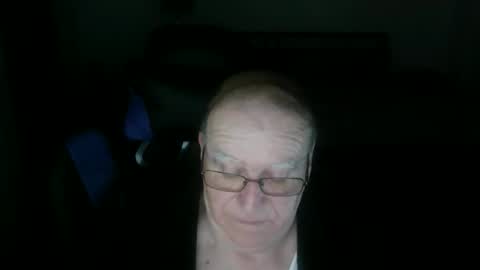 Snapshot of papilly chatting on 04-15-26, 08:21 papilly online show from 04-15-26, 08:21