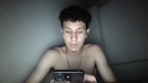 Snapshot of papiniko00 chatting on 11-03-25, 11:48 nicolas online show from 11-03-25, 11:48