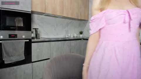 Melena online show from 11-25-25, 08:36