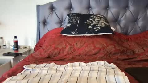 Snapshot of paradise_bird01 chatting on 01-17-25, 07:49 Paradise Bird01 online show from 01-17-25, 07:49