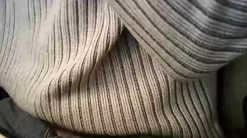 Snapshot of parasti2 chatting on 12-15-25, 06:28 parasti2 online show from 12-15-25, 06:28