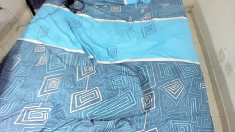 Snapshot of parejacachonda chatting on 01-15-25, 05:47 sara and andreu online show from 01-15-25, 05:47