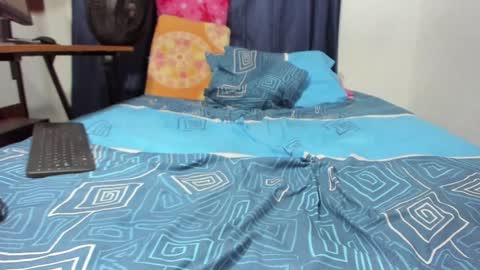 Snapshot of parejacachonda chatting on 01-28-25, 09:19 sara and andreu online show from 01-28-25, 09:19