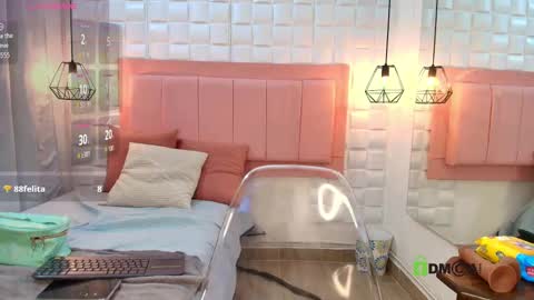 Paris 3 online show from 09-15-25, 03:23
