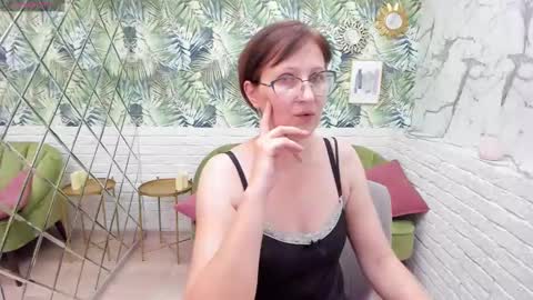 Snapshot of paris_cherry chatting on 12-09-24, 11:24 Paris online show from 12-09-24, 11:24