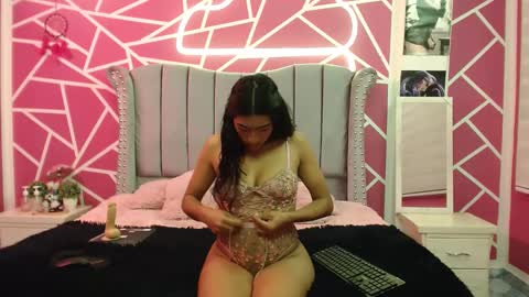 Snapshot of paris_hot12 chatting on 01-27-25, 12:58 paris online show from 01-27-25, 12:58