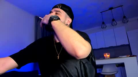 Snapshot of paris_lock chatting on 11-20-25, 05:12 Paris online show from 11-20-25, 05:12