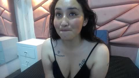 Snapshot of paris_love19 chatting on 11-21-25, 07:56 kitty online show from 11-21-25, 07:56