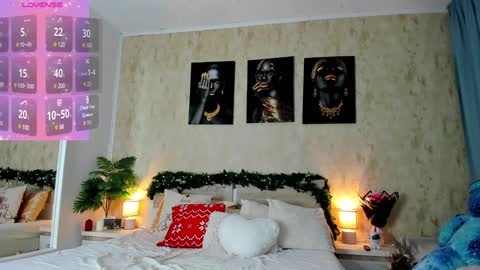 Paris online show from 12-28-24, 07:22