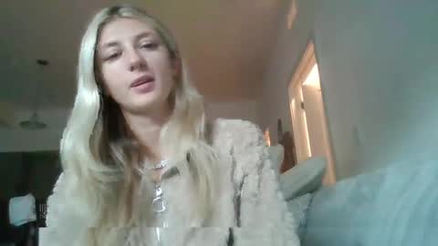 parisbaby2000 online show from 10-08-25, 01:53