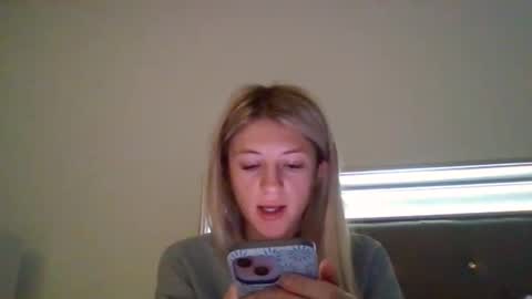 parisbaby2000 online show from 10-30-25, 02:07