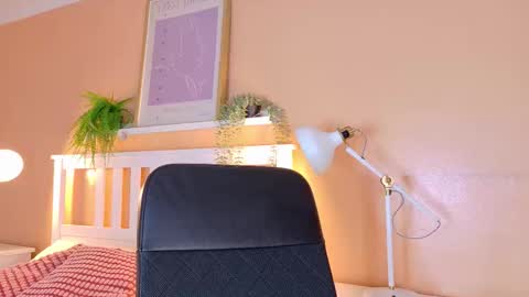 PARIS online show from 10-27-25, 07:40