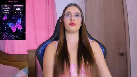 Snapshot of parisshayk chatting on 10-20-25, 06:08 Paris online show from 10-20-25, 06:08