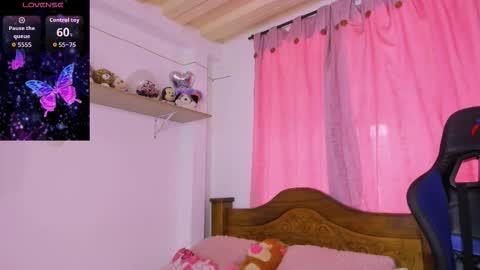 Snapshot of parisshayk chatting on 10-23-25, 06:50 Paris online show from 10-23-25, 06:50