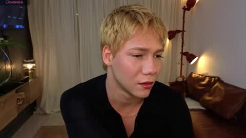 Snapshot of parisstone2 chatting on 10-13-25, 11:27 connie online show from 10-13-25, 11:27