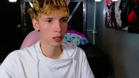 Snapshot of park_jimin1 chatting on 09-29-25, 12:21 park_jimin1 online show from 09-29-25, 12:21