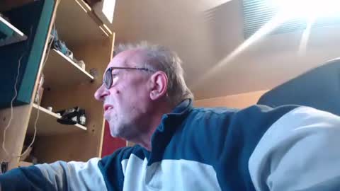 Snapshot of pascal88881 chatting on 10-21-25, 11:22 pascal88881 online show from 10-21-25, 11:22