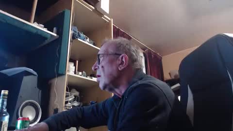 Snapshot of pascal88881 chatting on 11-23-25, 02:33 pascal88881 online show from 11-23-25, 02:33