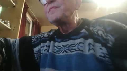 Snapshot of pascal88881 chatting on 12-17-25, 11:27 pascal88881 online show from 12-17-25, 11:27