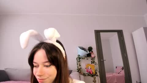 Bella online show from 10-18-25, 03:20