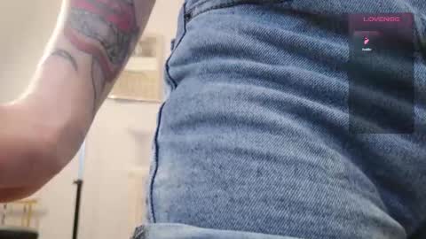 Snapshot of pathos_of_things chatting on 12-19-25, 12:12 off - Tuesday and wednesdayfriday online show from 12-19-25, 12:12