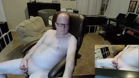 Snapshot of patrickstroking chatting on 01-08-25, 12:17 patrickstroking online show from 01-08-25, 12:17