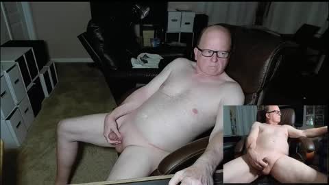 Snapshot of patrickstroking chatting on 10-14-25, 12:55 patrickstroking online show from 10-14-25, 12:55