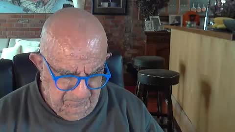 Snapshot of patvac chatting on 10-11-25, 11:14 patvac online show from 10-11-25, 11:14