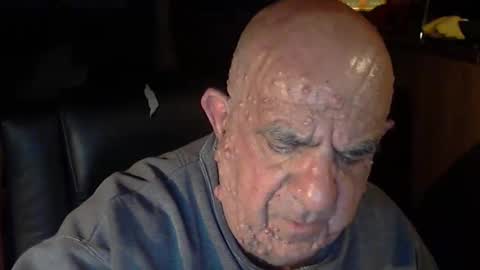 Snapshot of patvac chatting on 10-17-25, 05:59 patvac online show from 10-17-25, 05:59