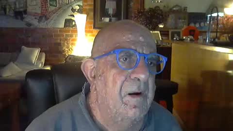 Snapshot of patvac chatting on 10-28-25, 01:58 patvac online show from 10-28-25, 01:58