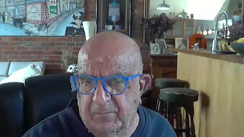 Snapshot of patvac chatting on 11-10-25, 11:37 patvac online show from 11-10-25, 11:37