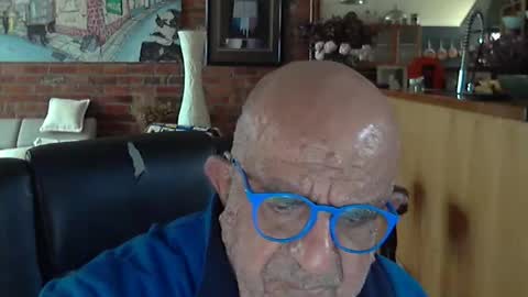 Snapshot of patvac chatting on 11-17-25, 05:13 patvac online show from 11-17-25, 05:13